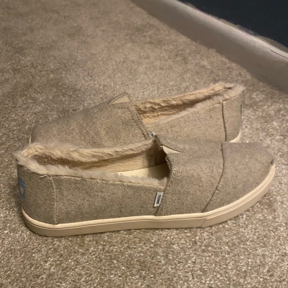 TOMS Faux Fur Lined Slip On Sneaker